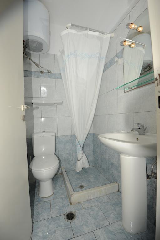 Apartment Molos *